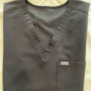 women's Charcoal Catarina™ - One-Pocket Scrub Top
L / Charcoal